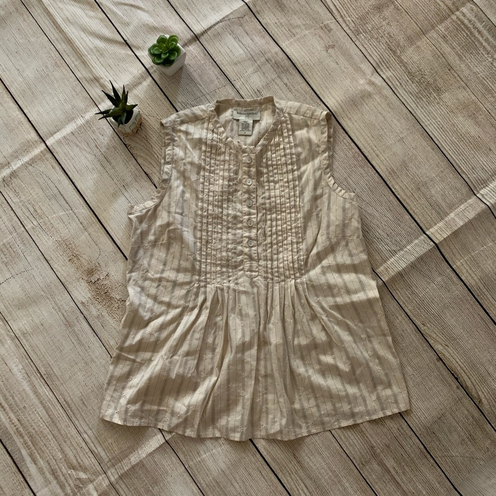 Banana Republic tan eyelet sleeveless top